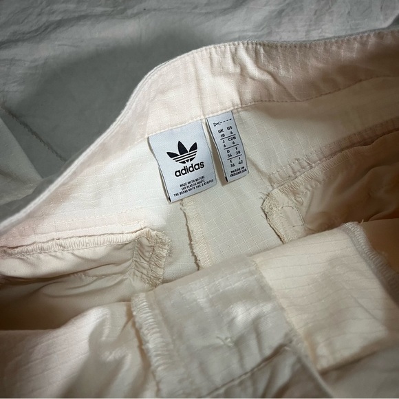 ADIDAS Women’s Adventure Cargo Pants with Adjustable Drawstring Ankle Size 10 - Picture 9 of 14